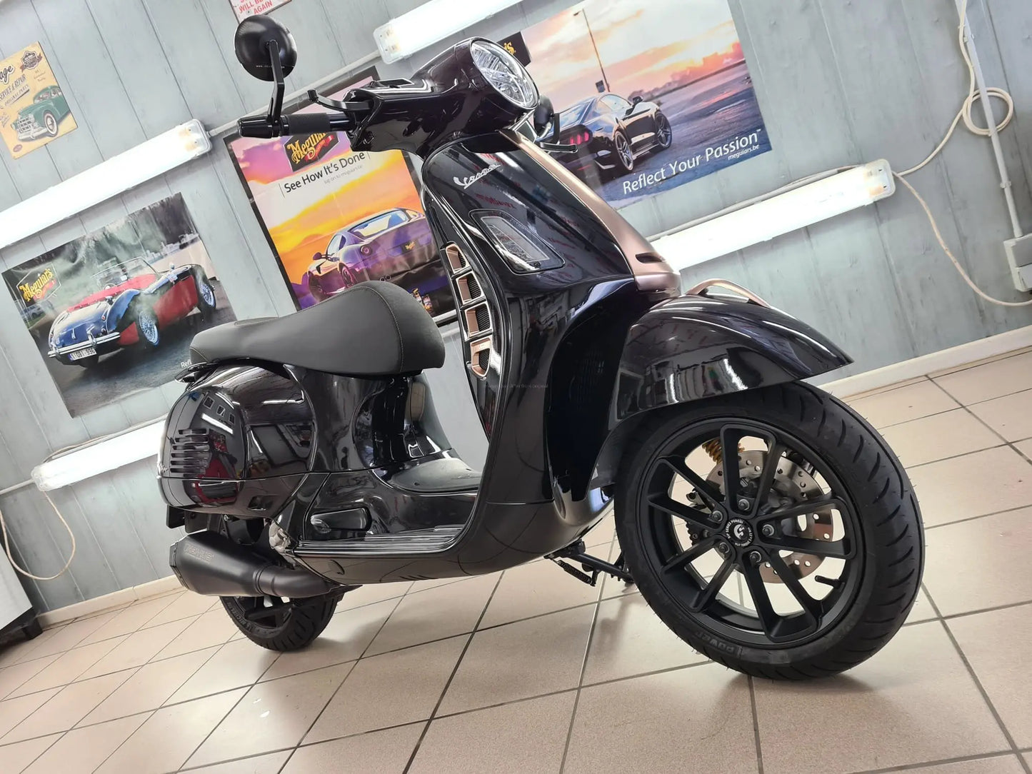 Air Inlet Grill RIZOMA glove box right and left | Vespa GTS Models 125/300cc RIZOMA Falan Parts