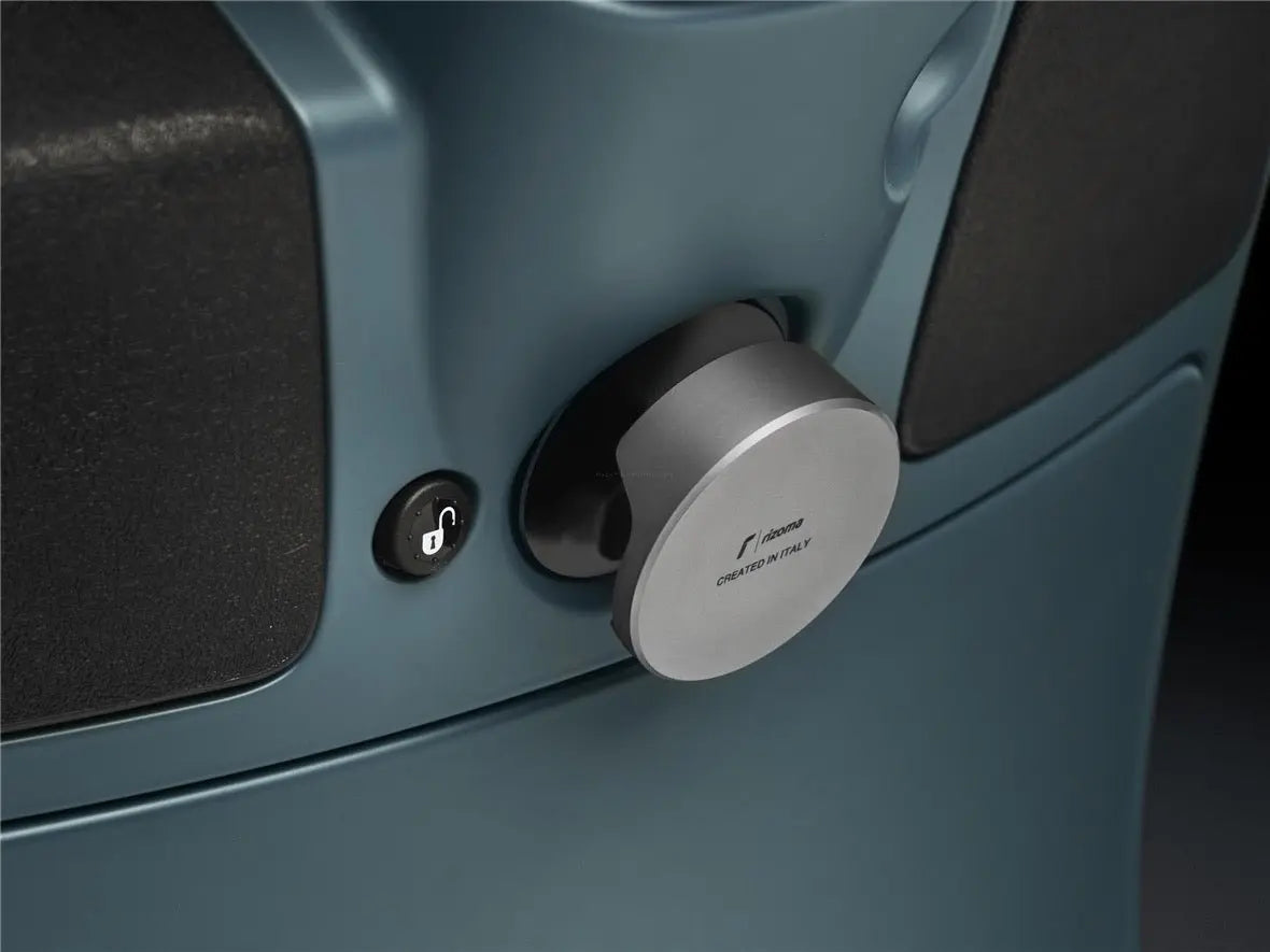 Luggage Hook RIZOMA | Vespa S/GTS/ GTS Super/ GTV/GT 60/ GT/GT L 50-300cc RIZOMA 85.95 Falan Parts