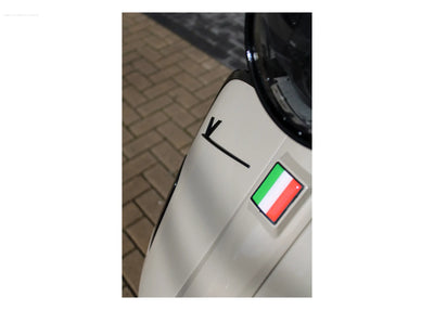 Badge RIZOMA Legshield Black | Vespa LX/LXV/S/Primavera/Sprint/GTS/GTS Super/GTV/GT 60/GT/GT L/PX 2011 125-300ccm RIZOMA  Falan Parts