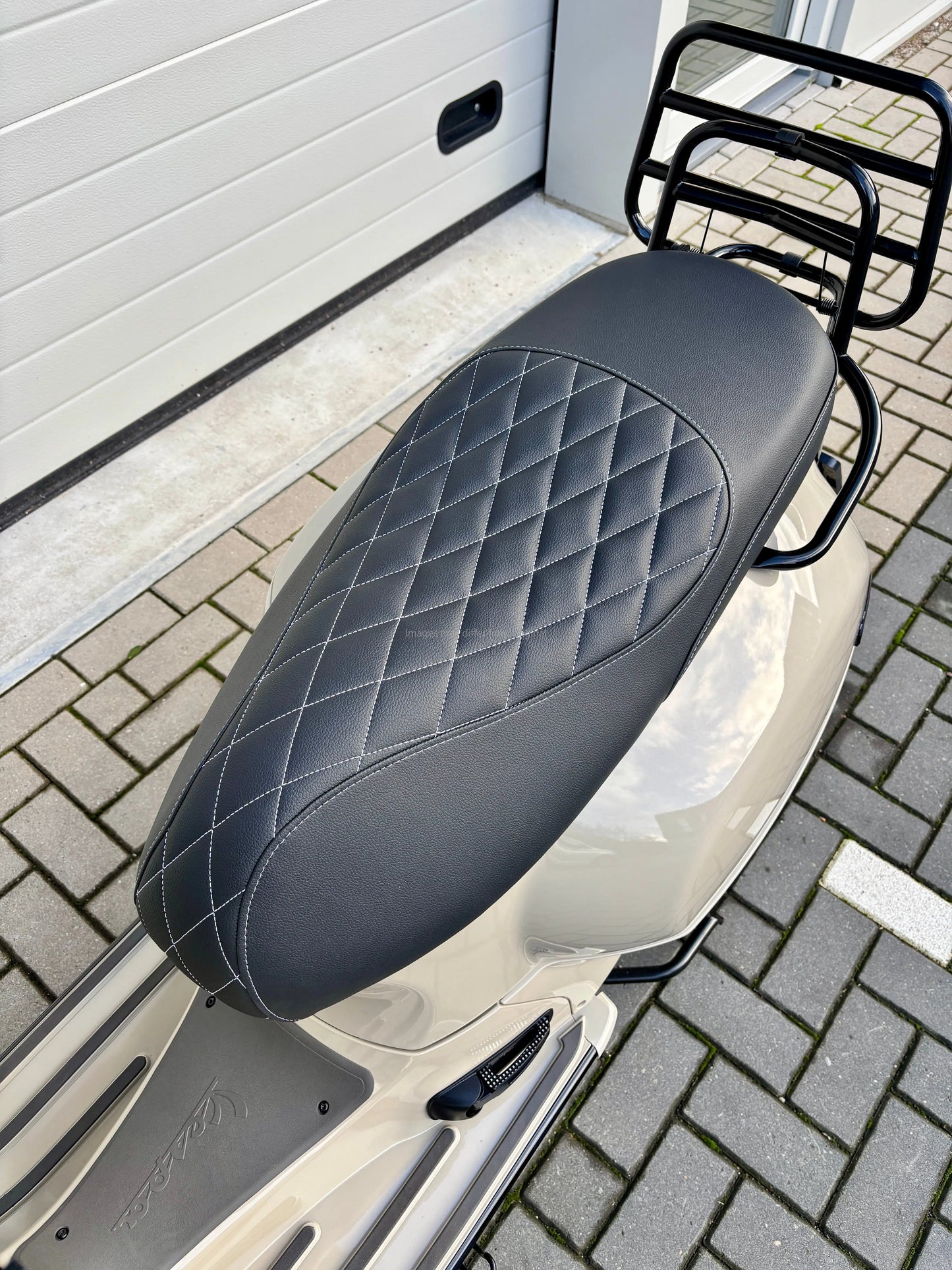 Custom Seat Black Diamond Stitch | Vespa GTS 300cc ('14-) FP Parts  Falan Parts