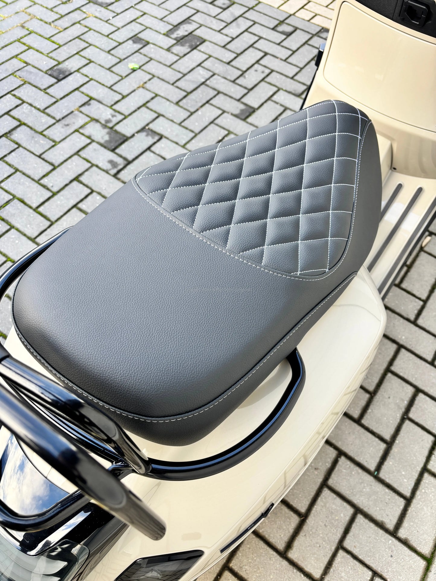 Custom Seat Black Diamond Stitch | Vespa GTS 300cc ('14-) FP Parts  Falan Parts