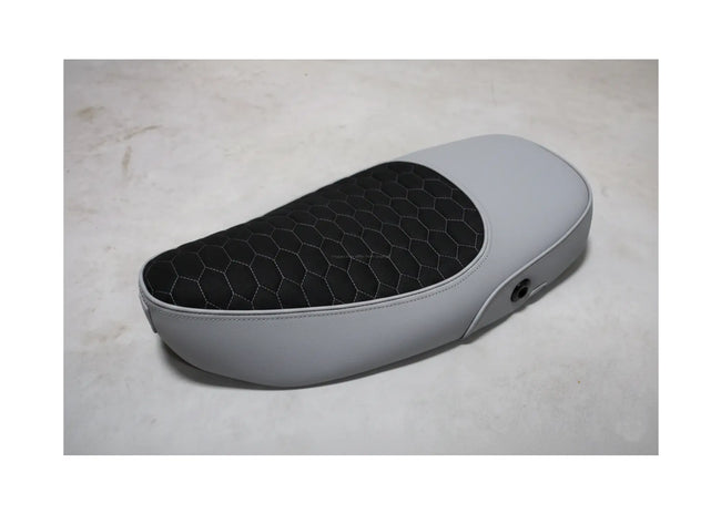 Custom Seat Deluxe Merino Silverstone | Vespa Vespa S/LX/LXV/ ET2-4 50-150cc FP Parts  Falan Parts