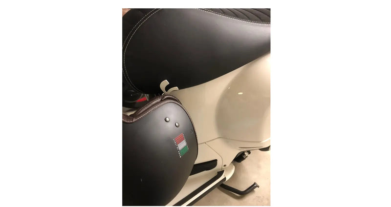 Helmet Hook JAILBREAK CUSTOMS Silver | Vespa LX/LXV/S/Primavera/Sprint/GTS/GTS Super/GTV/GT 60/GT/GT L 50-300cc JAILBREAK CUSTOMS  Falan Parts