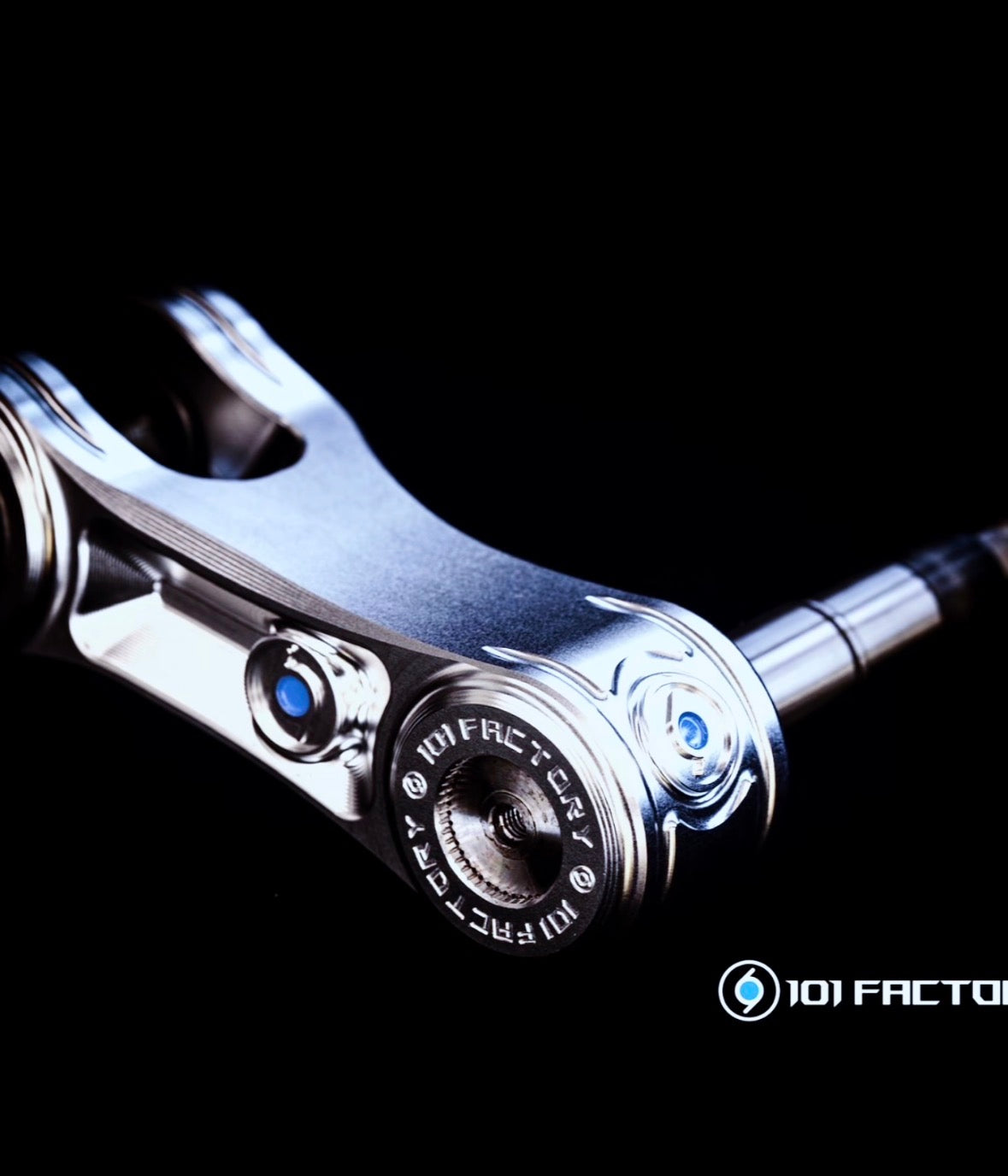 Swing Arm 1O1 Factory CNC Silver | Vespa ET2/-4/LX/ LXV/S/946/ GTS/GTS Super /GTV/GT 60/GT/ GT L 50-300cc 1O1 Factory  Falan Parts