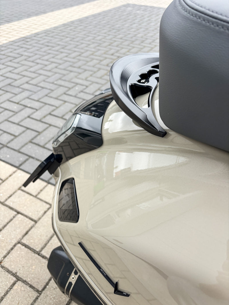 Cover Seat Grab Rail CNC 1O1 Factory Black | Vespa GTS/GTS Super/GTV/GT 60/GT/GT L/ Primavera/ Sprint/ Elettrica 50-300cc 1O1 Factory  Falan Parts