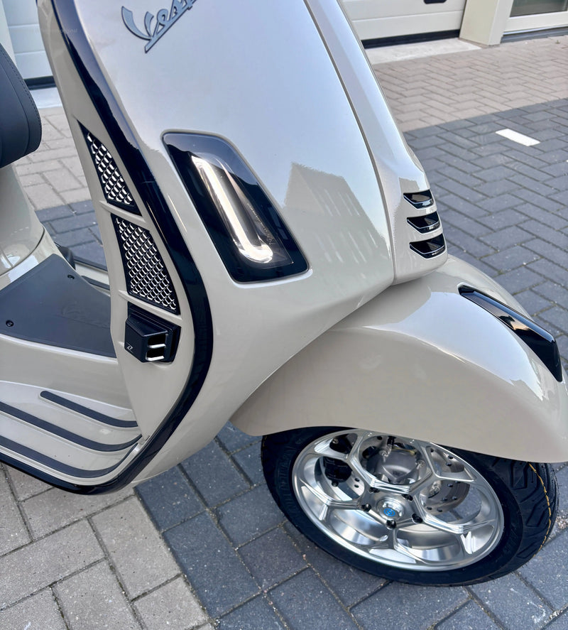 Indicator Kit SIP Smoked | Vespa GTS/GTS Super 125-300cc (23-) SIP  Falan Parts