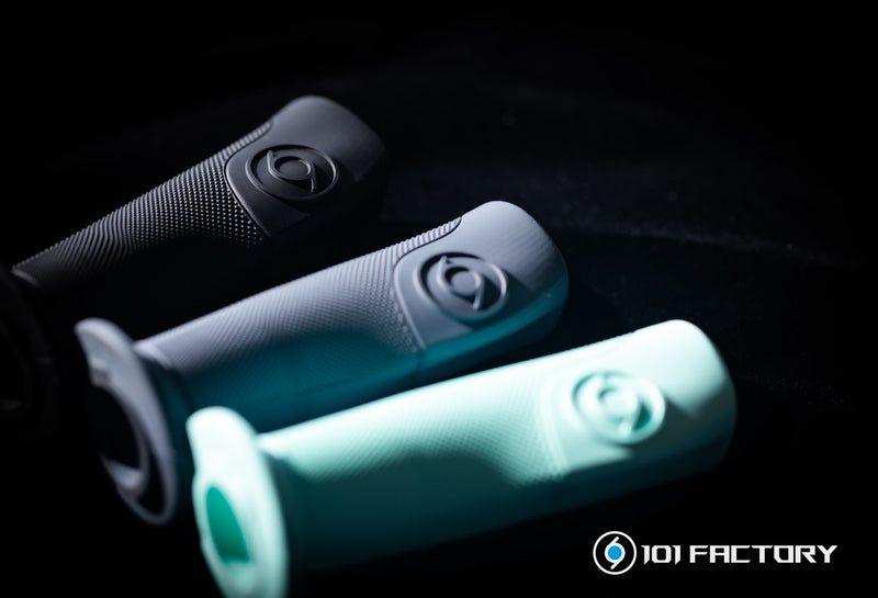 Grips 1O1 Factory Grey Ø 22/24 mm l 124 mm | Vespa GTS/GTS Super/GT/GT L/ ET/LX/LXV/S/Primavera/Sprint 50-310cc 1O1 Factory  Falan Parts