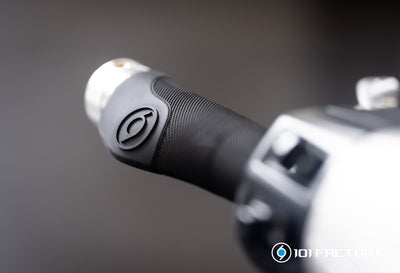 Grips 1O1 Factory Grey Ø 22/24 mm l 124 mm | Vespa GTS/GTS Super/GT/GT L/ ET/LX/LXV/S/Primavera/Sprint 50-310cc 1O1 Factory  Falan Parts