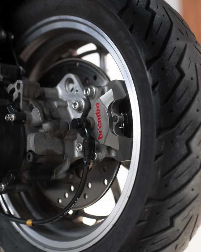 ブレーキキャリパー BREMBO リア レーシング 84mm | ベスパ GTS モデル 125-300cc