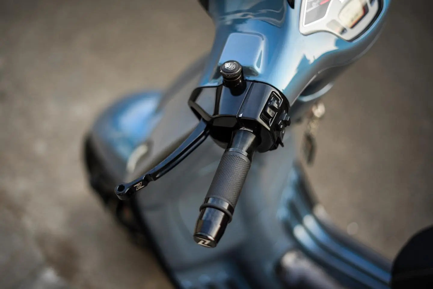 Handvatten ZELIONI Zwart | Vespa ET2-4 / LX / LXV / S / Primavera